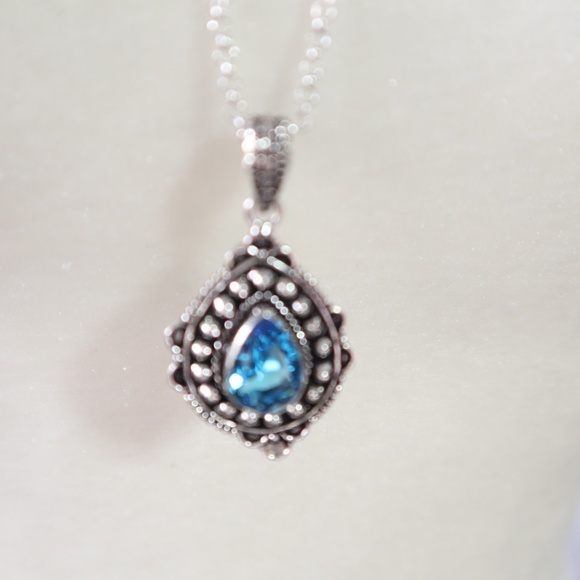 New Blue Topaz Pendant & .925 Silver Necklace - Picture 3 of 8